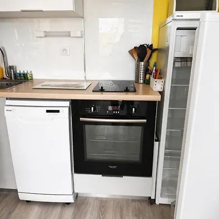 Appartement T2 Avec Balcon, Parking Prive- Local Velo Securise